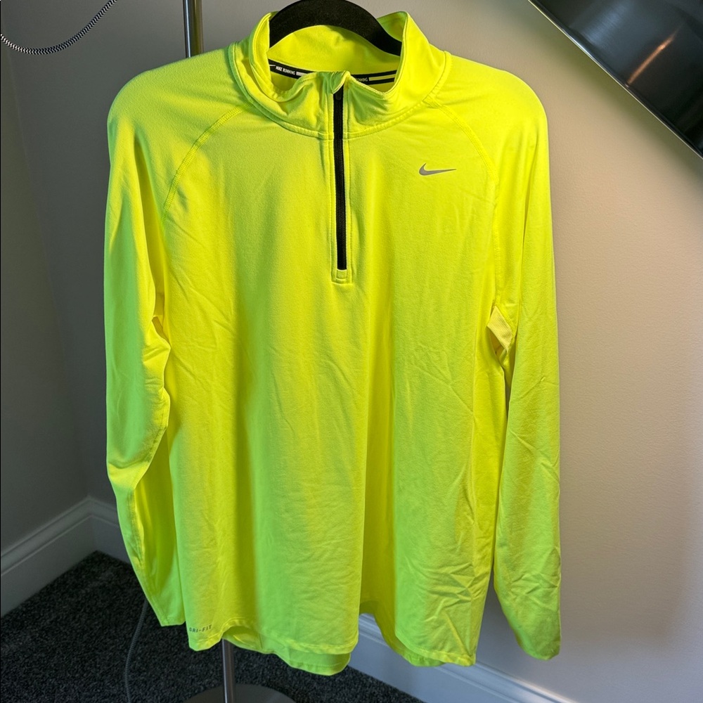 Nike‎ Men's green, dry, fit shirt size large